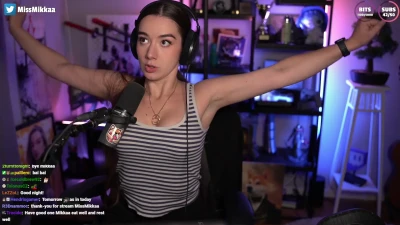 missmikkaa - Swipe up to see tits and pussyhots