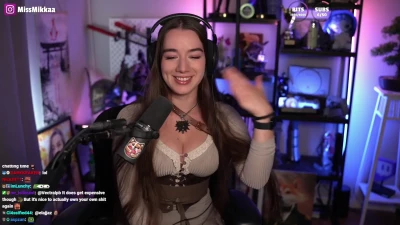 missmikkaa - Happy fucking new years  Going live on the 6th   11 pm cst  9pm pst