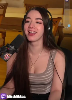 missmikkaa - I Decided to do a little throat training today since it s Been a part 1