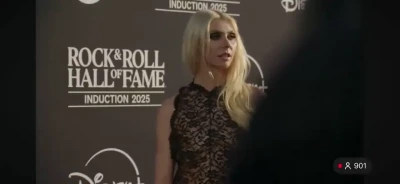 taylormomsen - On a plane :3 bouta go film collabs