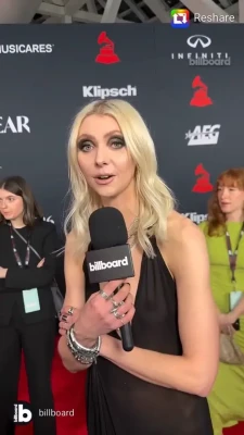 taylormomsen - 0:33  🎶 Lazy Baby 🎶  ⭐️