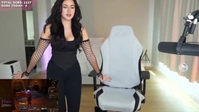 palmbeee - I m the devil in red  and my ass is waiting for your attention