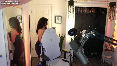 palmbeee - 💦🍆🍆 wet handjob pov JOI - 🍆🍆💦 you’ve booked the