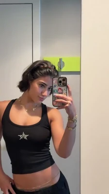 sarasaffari__ - You love this pose?