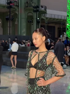 jennierubyjane - babes with rebill on get a little extra in their DMs 😛