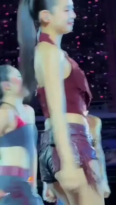 jennierubyjane - J aime me faire défoncer le cul !