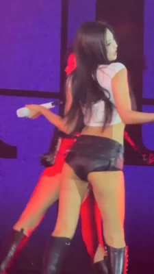 jennierubyjane - check your dms for a surprise 🤍