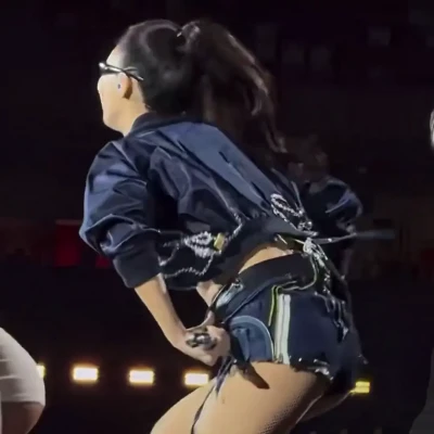jennierubyjane - Slow motion for ya 👏🏼