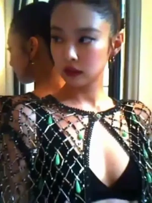 jennierubyjane - Cheveux de sirène, gueule de chienne