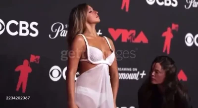 tatemcrae - Do my boobs look big in this?