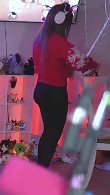 staryuukiii - Some squeezable Titties for your Tuesday! I’m looking forward to a