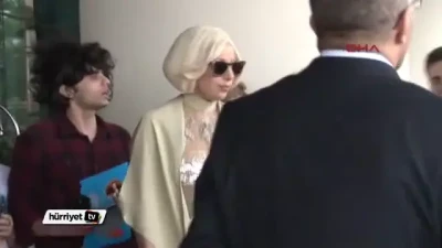 ladygaga - Can I sit on your face and pull my bottoms to the side 😛
