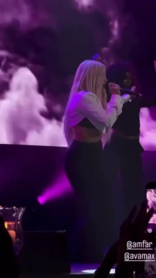 avamax - Thick Thursday poll: