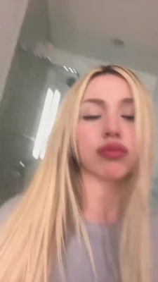 avamax - what's the kinkiest thing you'd do to me? 😏
