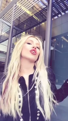 avamax - Hey there! Happy Sunday! I’ll be available for sexting and dick