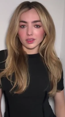 peytonlist - Do you like watching little redheaded milf's eat her noods nood 🤤
