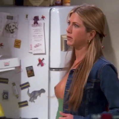 jenniferaniston - Post workout flash for you to enjoy the peach and these Sweaty big