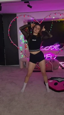 loserfruit - Pretty in red , not as innocent as you think 😏