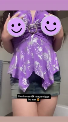 adeptthebest - Lifting up my skirt so you can spank me 🥵