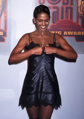 halleberry - Do you want a black ring around your cock and to feel my cute little