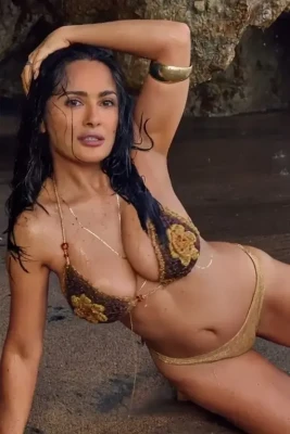 salmahayek - 🔥🔥🔥 New Full 🔥🔥🔥 Fingering her pussy while they