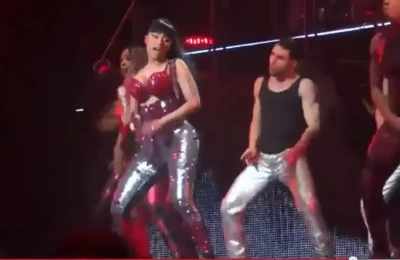 nickiminaj - Where do you want my tongue to go?