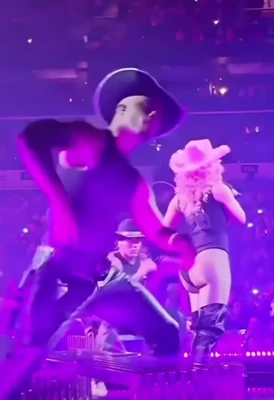 nickiminaj - want to see more ???