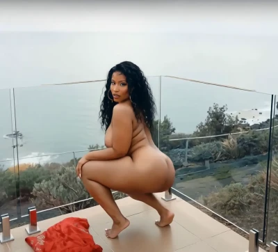 nickiminaj - Hi boys how’s everyone doing?