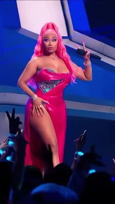 nickiminaj - kiss me everywhere.. please?