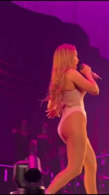 jlo - Hungry butt 😜😋
