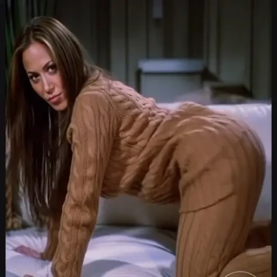 jlo - We could play some master and servant roleplay 🤭