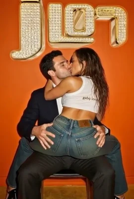 jlo - im so fucking horny right now fuck