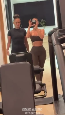 kimkardashian - vid This pole outfit though 😍