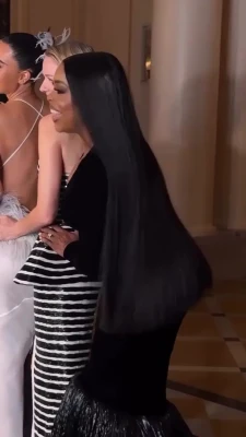 kimkardashian - Bed hair, don't care