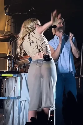 yelyahwilliams - lil makeup-less titty reveal 🥺