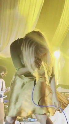 yelyahwilliams - this is how i imagine you waking up next to me, from that last video