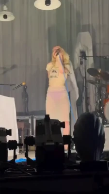 yelyahwilliams - Would you date a nerd with a hairy pussy?