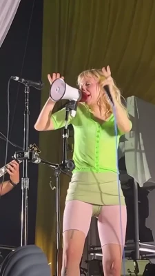 yelyahwilliams - Red chrome