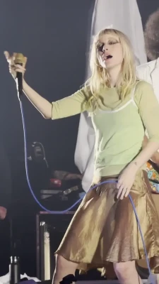 yelyahwilliams - ready to be a submissive slut 😊