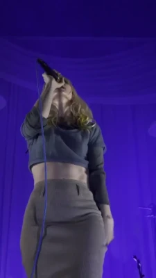 yelyahwilliams - What better way to start off Fat Friday than a big ol fat bong rip