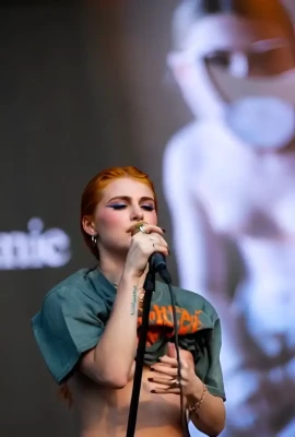 yelyahwilliams - wanna come splash around with me? lets make some waves 🌊