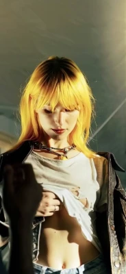 yelyahwilliams - Come over to me! I´ll show you something... just for you...