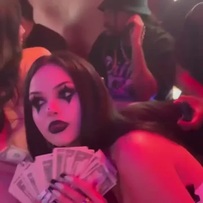 maggielindemann - Sensual bath video should be up tomorrow along with a foot fetish
