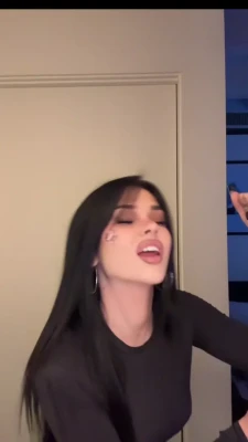 maggielindemann - Time to gag on my toes and make that dick hard! 😜