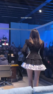 madisonbeer - May I sit here? 🍑