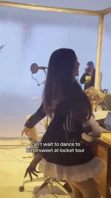 madisonbeer - Should I go live again soon??
