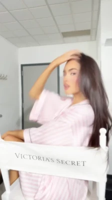 madisonbeer - BRAND NEW SCENE in your DMs NOW! Be careful though... slippery when