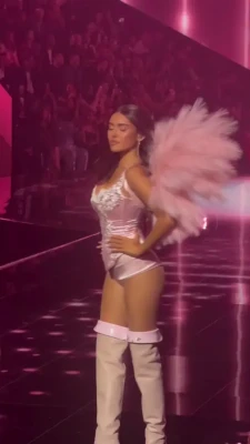 madisonbeer - Ayer después de mi primera videollamada del día me tuve que