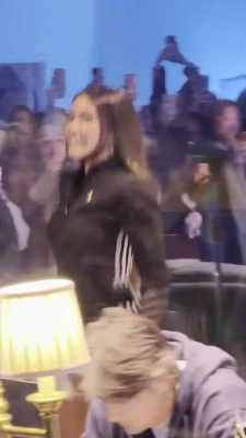 madisonbeer - Good morning 💛 say it back