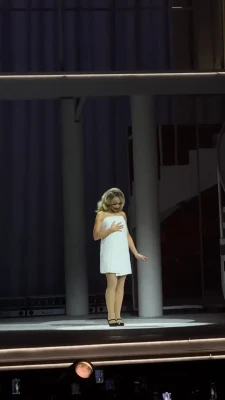 sabrinacarpenter - Shower time 💦